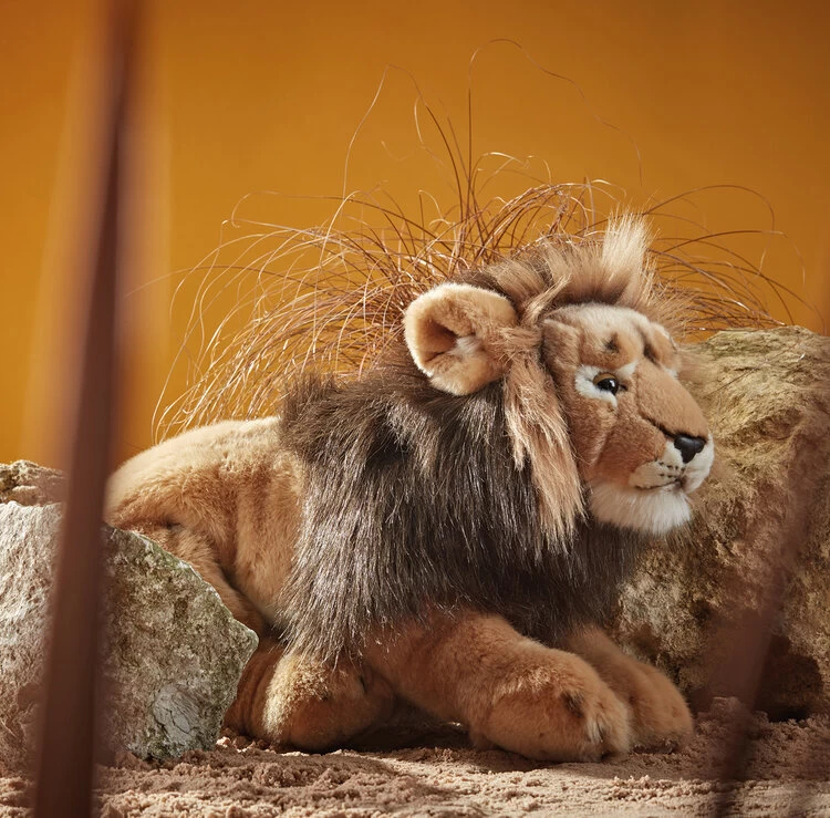 Living Nature Knuffel Leeuw Liggend 45 Cm 5 Living Nature Knuffel Leeuw Liggend 45 Cm - Afbeelding 3