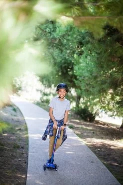 Micro Step Maxi Micro Step Deluxe Marineblauw Led 14 Micro Step Maxi Micro Step Deluxe Marineblauw Led -Speelgoed Kortingswinkel image 493