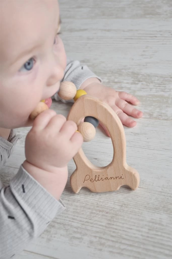 Pellianni Bijtring Rammelaar Raket Geel Hout 7 Pellianni Bijtring Rammelaar Raket Geel Hout - Afbeelding 5